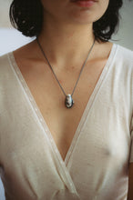 Load image into Gallery viewer, Aesa Large Pata Suave Necklace
