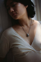 Load image into Gallery viewer, Aesa Large Pata Suave Necklace
