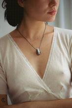 Load image into Gallery viewer, Aesa Large Pata Suave Necklace
