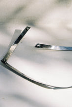 Load image into Gallery viewer, Articulated Panel Collar
