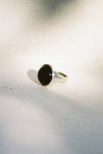 Load image into Gallery viewer, Round Onyx Signet Ring
