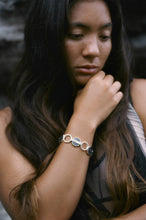 Load image into Gallery viewer, Casa Spratling Jade Ribbon Stone Bracelet
