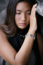 Load image into Gallery viewer, Casa Spratling Jade Ribbon Stone Bracelet
