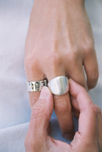 Load image into Gallery viewer, Casa Spratling Heavy Domed Signet Ring
