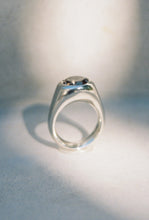 Load image into Gallery viewer, Heavy Signet Ring
