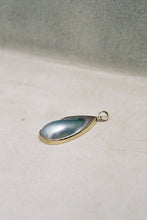 Load image into Gallery viewer, Mabe Pearl Gold Bezel Pendant
