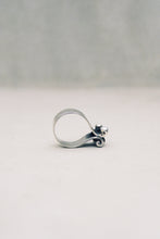 Load image into Gallery viewer, Modernist Curl-Away Ring
