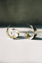 Load image into Gallery viewer, Artisan Curling Leaf Hoops
