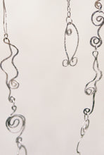 Load image into Gallery viewer, Wire Sculpture Art Chain
