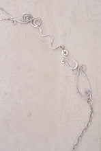 Load image into Gallery viewer, Wire Sculpture Art Chain
