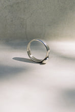 Load image into Gallery viewer, Modernist Kewa Carved Disc Signet Ring
