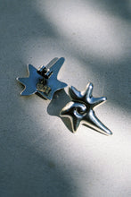 Load image into Gallery viewer, Casa Spratling Concha Spiral Earrings
