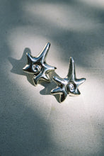 Load image into Gallery viewer, Casa Spratling Concha Spiral Earrings
