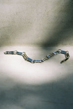 Load image into Gallery viewer, Casa Spratling Single Link Ribbon Bracelet
