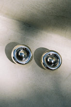Load image into Gallery viewer, Casa Spratling Bullseye Earrings
