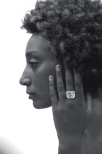 Load image into Gallery viewer, Casa Spratling Triple Ball Dome Ring
