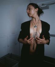 Load image into Gallery viewer, Elsa Peretti Round Pendant on Black Silk Cord
