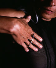 Load image into Gallery viewer, Artisan Multi-Finger Bar Ring

