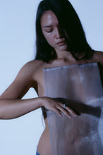 Load image into Gallery viewer, Tension Held Pearl and Onyx Ring
