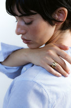 Load image into Gallery viewer, Retro Triple Bubble Tapered Ring
