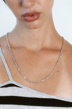 Load image into Gallery viewer, Spiral U Link Necklace
