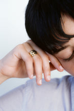 Load image into Gallery viewer, Retro Triple Bubble Tapered Ring
