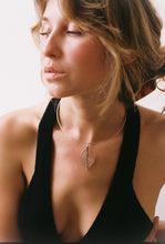 Load image into Gallery viewer, The Classic Wire Neck Ring
