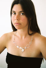 Load image into Gallery viewer, Wire Sculpture Art Chain
