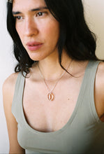 Load image into Gallery viewer, Rock Crystal Pendant on Box Chain
