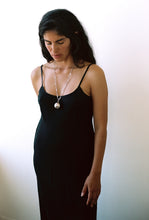 Load image into Gallery viewer, Orb Perfume Pendant with Wand
