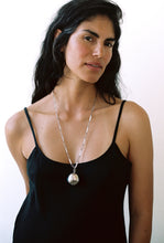 Load image into Gallery viewer, Orb Perfume Pendant with Wand
