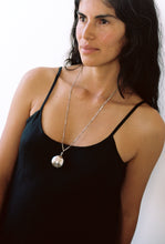 Load image into Gallery viewer, Orb Perfume Pendant with Wand
