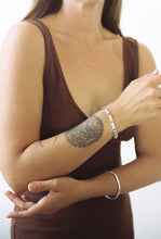 Load image into Gallery viewer, Casa Spratling Single Link Ribbon Bracelet
