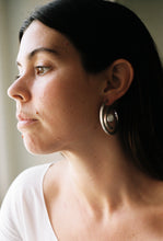 Load image into Gallery viewer, Brushed Spiral Hoops with Pearl Drops
