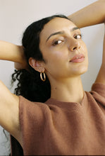 Load image into Gallery viewer, GOLD HOOPS 10
