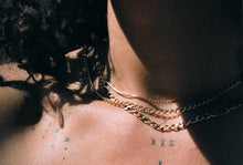 Load image into Gallery viewer, Italian Gold Figure-8 Curb Chain
