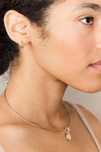 Load image into Gallery viewer, The Classic Wire Neck Ring in Gold
