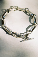 Load image into Gallery viewer, Chunky Toggle Clasp Bracelet
