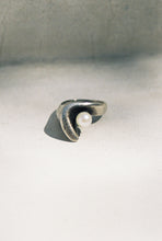 Load image into Gallery viewer, Mid-Century Swooping Pearl Ring

