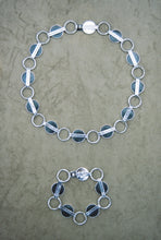 Load image into Gallery viewer, Casa Spratling Jade Ribbon Stone Bracelet
