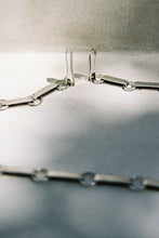 Load image into Gallery viewer, Casa Spratling Flush Ribbon Link Chain
