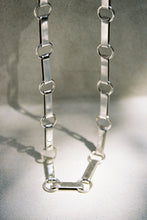 Load image into Gallery viewer, Casa Spratling Flush Ribbon Link Chain
