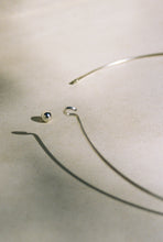 Load image into Gallery viewer, The Classic Wire Neck Ring
