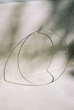 Load image into Gallery viewer, The Classic Wire Neck Ring
