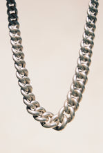 Load image into Gallery viewer, Chunky Curb Necklace
