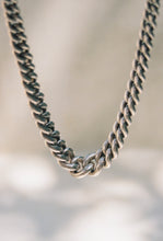Load image into Gallery viewer, Chunky Curb Necklace
