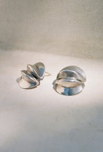 Load image into Gallery viewer, Hinging Ridge Earrings
