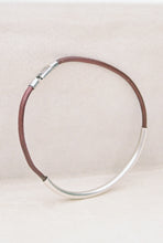 Load image into Gallery viewer, Leather and Silver Tube Collar
