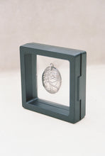 Load image into Gallery viewer, Face Pendant
