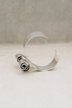 Load image into Gallery viewer, Puig Doria Ribbon Cuff
